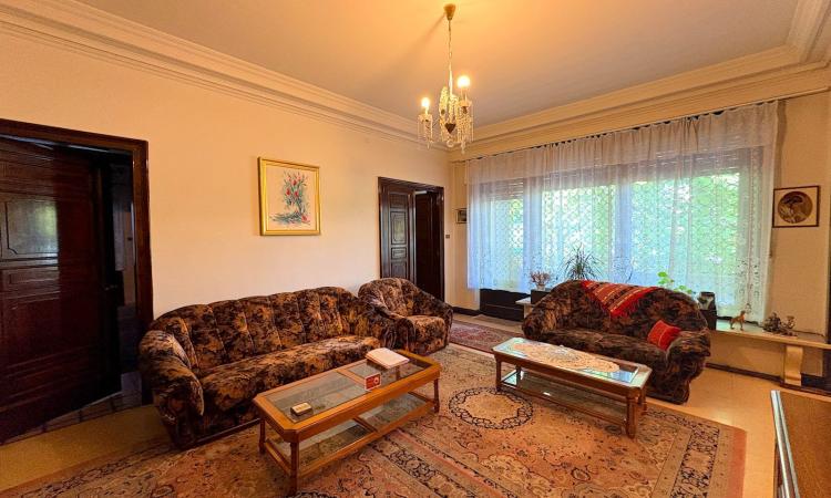 UNIRII-MIRCEA VODA, apartament in vila interbelica, 6 camere, 190 mp