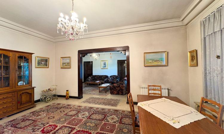 UNIRII-MIRCEA VODA, apartament in vila interbelica, 6 camere, 190 mp