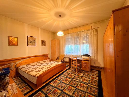UNIRII-MIRCEA VODA, apartament in vila interbelica, 6 camere, 190 mp