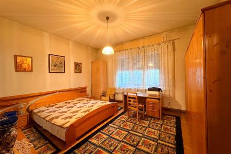 UNIRII-MIRCEA VODA, apartament in vila interbelica, 6 camere, 190 mp