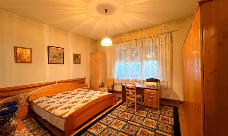 UNIRII-MIRCEA VODA, apartament in vila interbelica, 6 camere, 190 mp