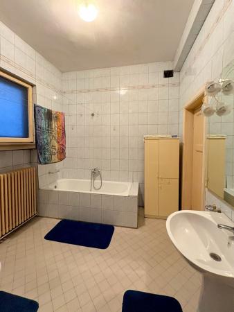 UNIRII-MIRCEA VODA, apartament in vila interbelica, 6 camere, 190 mp
