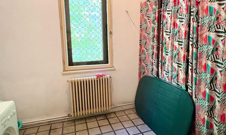 UNIRII-MIRCEA VODA, apartament in vila interbelica, 6 camere, 190 mp