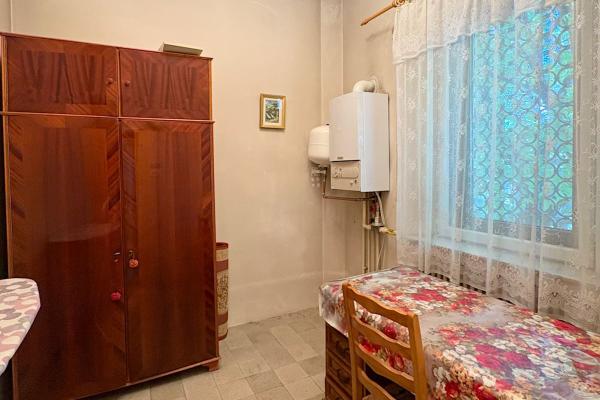 UNIRII-MIRCEA VODA, apartament in vila interbelica, 6 camere, 190 mp