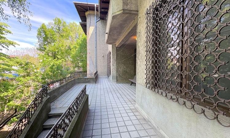 UNIRII-MIRCEA VODA, apartament in vila interbelica, 6 camere, 190 mp