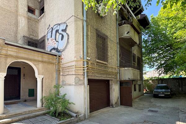 UNIRII-MIRCEA VODA, apartament in vila interbelica, 6 camere, 190 mp