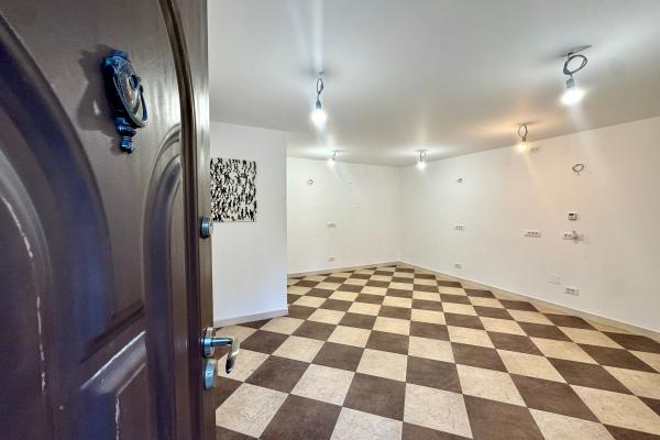 Spatiu Comercial - Birouri - Salon - Virtutii - Uverturii