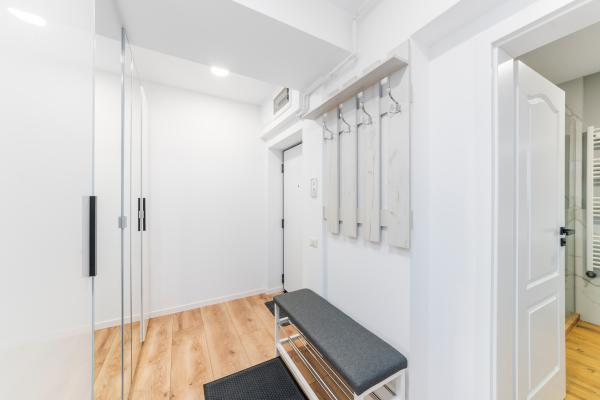 Straulesti metrou prima inchiriere 2 camere lux bloc 2026 loc parcare subteran inclus