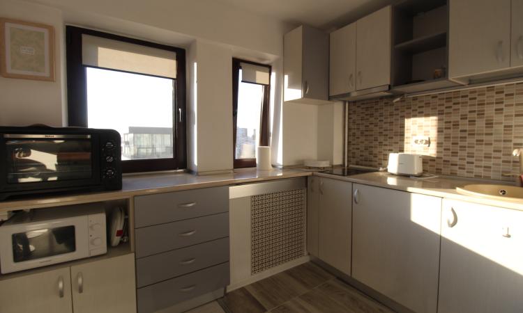 Decebal - Piata Alba Iulia- stradal - studio complet renovat