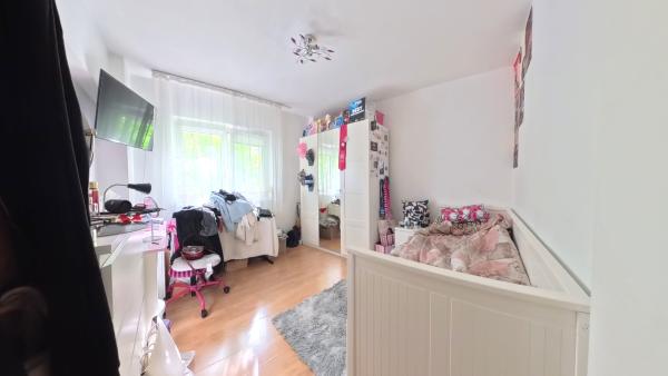 Apartament 4 camere  Calea Văcărești lângă Palatul Copiilor  Parcul Tineretului