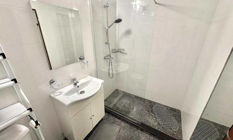 3 Camere - Crangasi - Metrou - 57mp