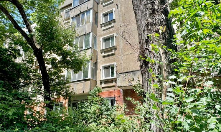 3 Camere - Lujerului - Virtutii - 1988