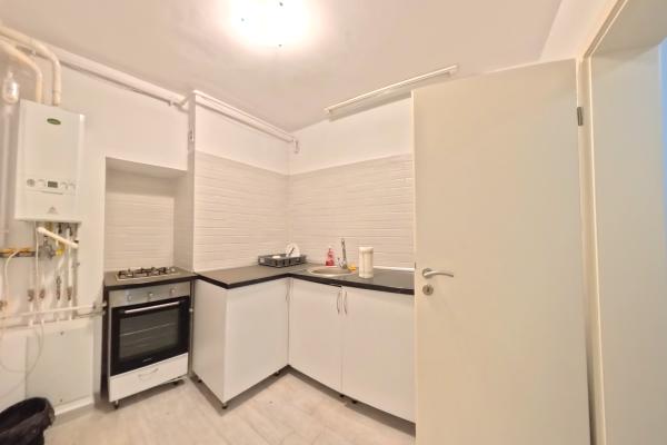 Libertatii - str Sabinelor - 2 camere 40 mp - demisol