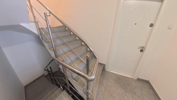 Libertatii - str Sabinelor - 2 camere 40 mp - demisol
