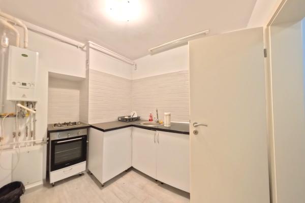 Libertatii - str Sabinelor - 2 camere 40 mp - demisol