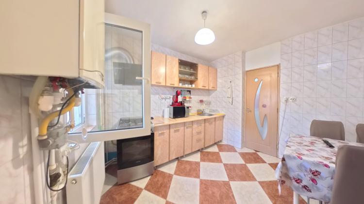 Vitan Mall /str Nucului/4 camere /SUT 98MP/cu centrala proprie