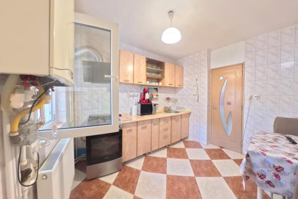 Vitan Mall /str Nucului/4 camere /SUT 98MP/cu centrala proprie