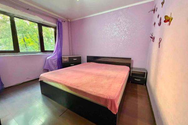 3 camere - Pacii - Metrou - 1981
