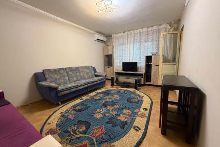 3 camere - Pacii - Metrou - 1981