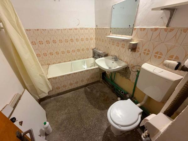 3 camere - Pacii - Metrou - 1981