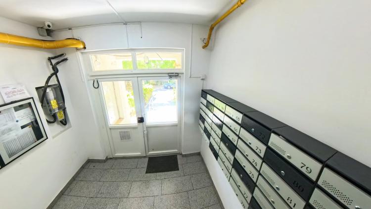 Apartament 3 camere -Militari - decomandat - 9/10 - 1979 - Comision 0