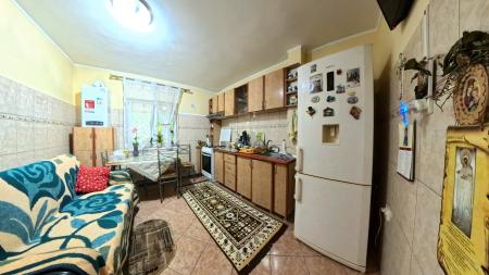 Apartament 3 camere Central - parter- 80 mp - boxa inclusa