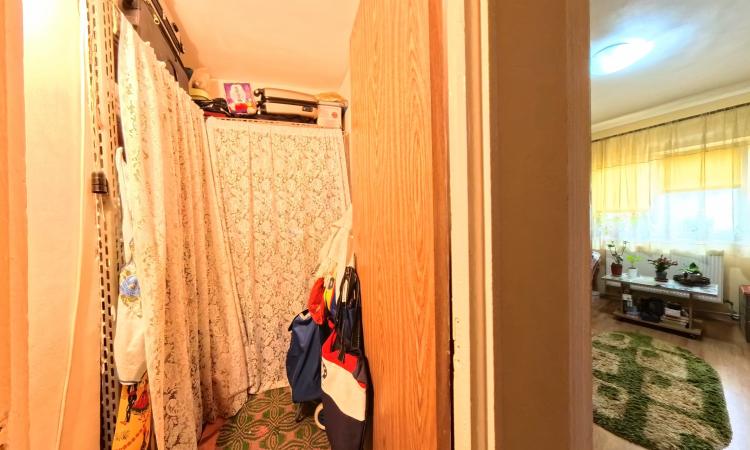 Apartament 3 camere Central - parter- 80 mp - boxa inclusa