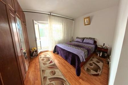 Apartament 3 camere Central - parter- 80 mp - boxa inclusa