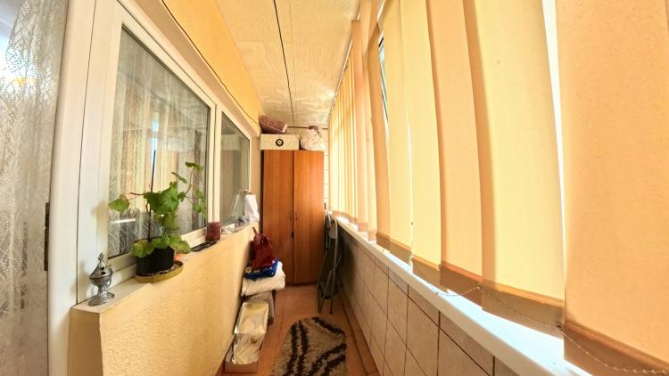 Apartament 3 camere Central - parter- 80 mp - boxa inclusa