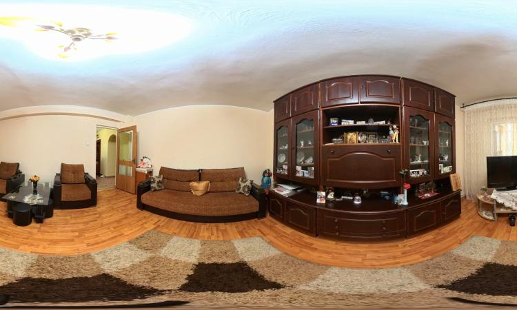 Apartament 3 camere Central - parter- 80 mp - boxa inclusa