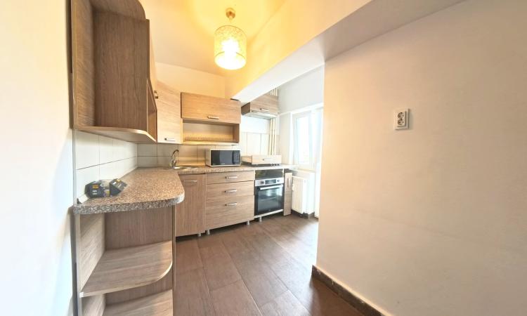 Apartament 2 camere Unirii - 3/8 - decomandat - vedere bulevard