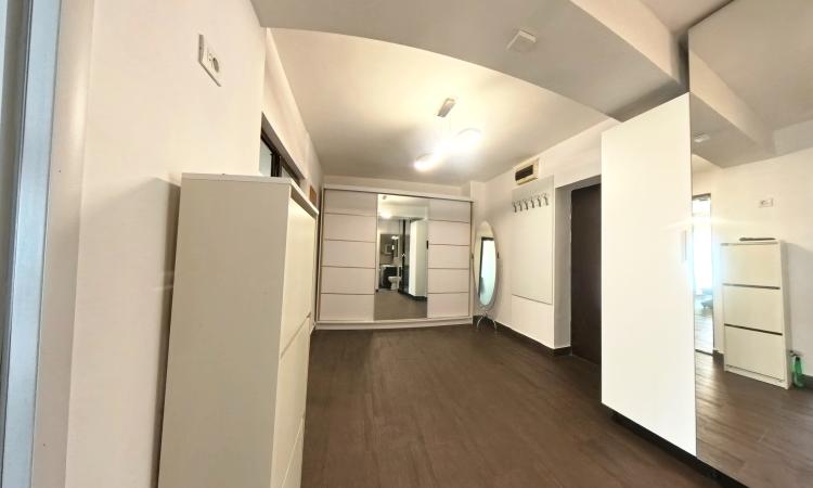 Apartament 2 camere Unirii - 3/8 - decomandat - vedere bulevard
