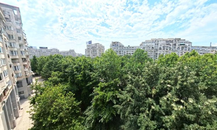 Apartament 2 camere Unirii - 3/8 - decomandat - vedere bulevard