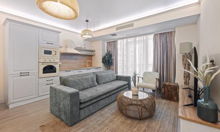 Titanic White, apartament lux, vedere frontala la mare