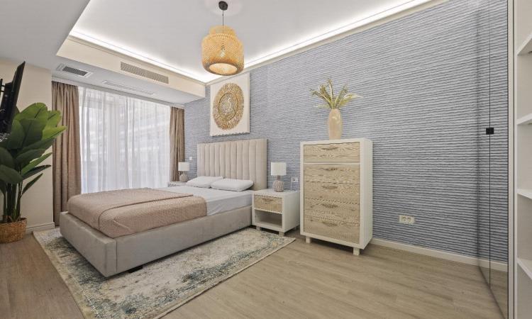 Titanic White, apartament lux, vedere frontala la mare