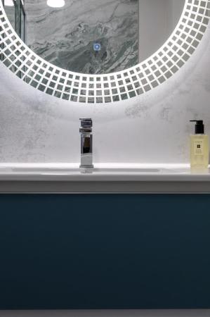 Titanic White, apartament lux, vedere frontala la mare