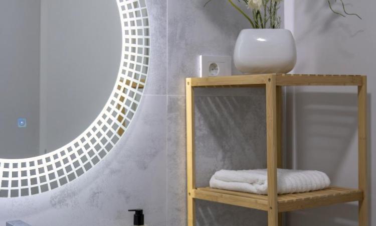 Titanic White, apartament lux, vedere frontala la mare