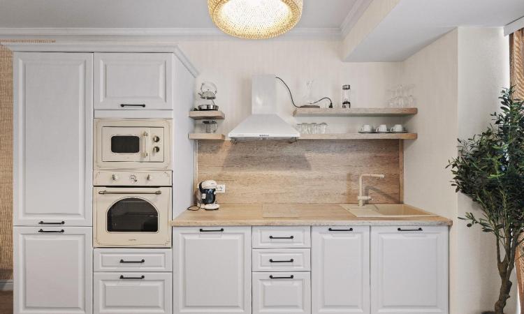 Titanic White, apartament lux, vedere frontala la mare