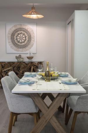 Titanic White, apartament lux, vedere frontala la mare