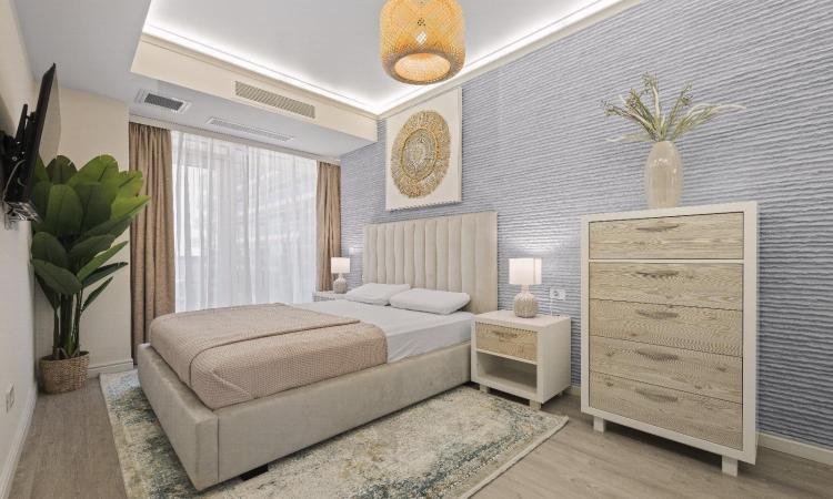 Titanic White, apartament lux, vedere frontala la mare