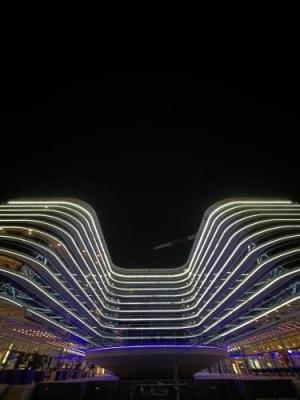 Titanic White, apartament lux, vedere frontala la mare