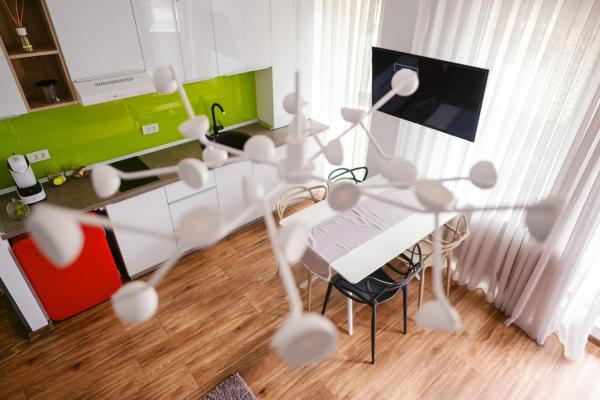 Mamaia Nord, apartament lux, parter cu balcon, zona Lidl-Uzina de pizza