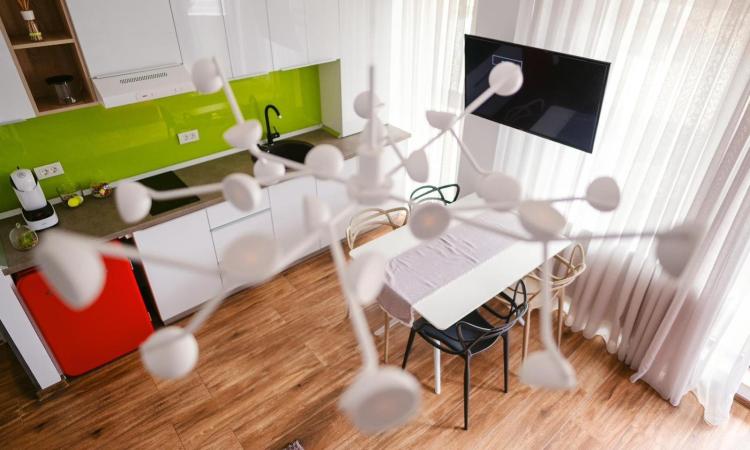 Mamaia Nord, apartament lux, parter cu balcon, zona Lidl-Uzina de pizza