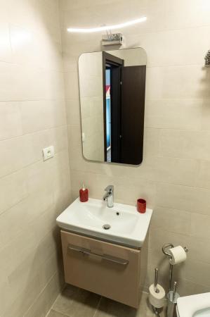 Mamaia Nord, apartament lux, parter cu balcon, zona Lidl-Uzina de pizza