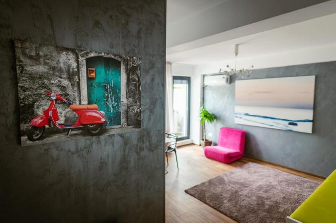 Mamaia Nord, apartament lux, parter cu balcon, zona Lidl-Uzina de pizza