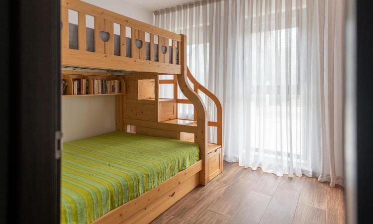 Mamaia Nord, apartament lux, parter cu balcon, zona Lidl-Uzina de pizza