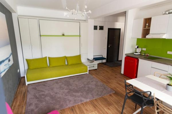 Mamaia Nord, apartament lux, parter cu balcon, zona Lidl-Uzina de pizza
