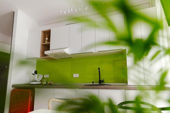 Mamaia Nord, apartament lux, parter cu balcon, zona Lidl-Uzina de pizza