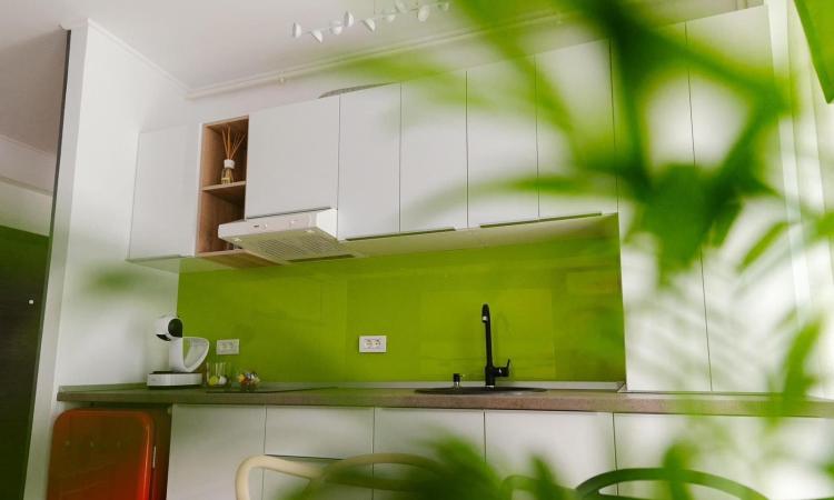 Mamaia Nord, apartament lux, parter cu balcon, zona Lidl-Uzina de pizza