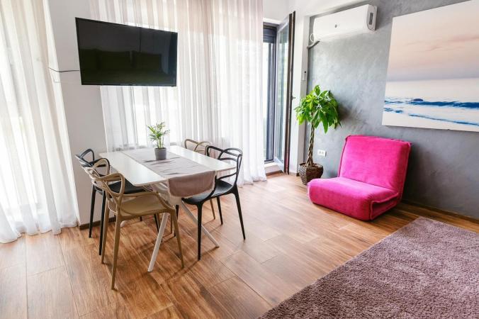 Mamaia Nord, apartament lux, parter cu balcon, zona Lidl-Uzina de pizza
